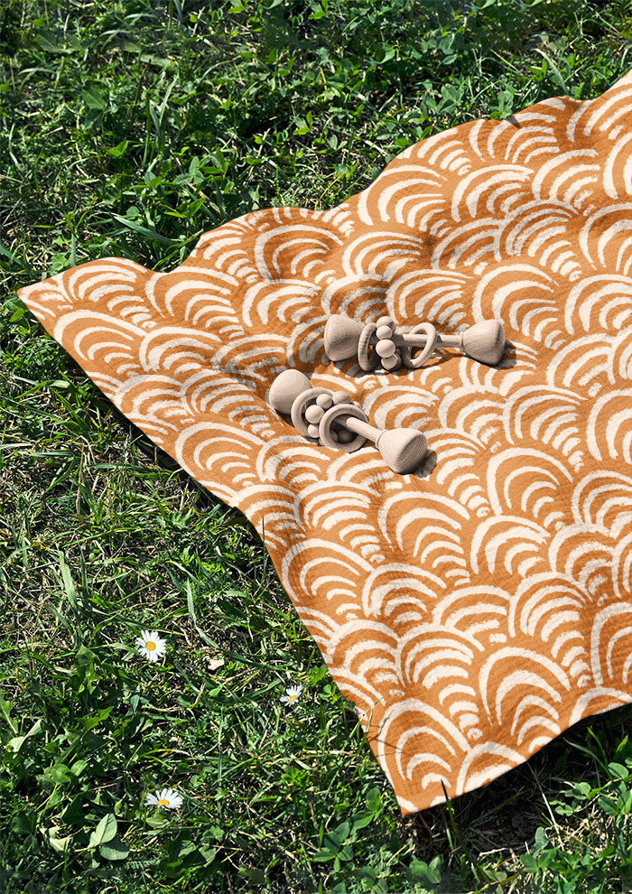 Muslin with Sand Dune Scallop flowing scallop surface pattern – bold textured pencil design inspired by rippling sand dunes, playful Australian kids’ outdoor textile.