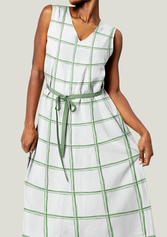 Women’s dress with hand-illustrated spring check pattern for a gentle coordinate design