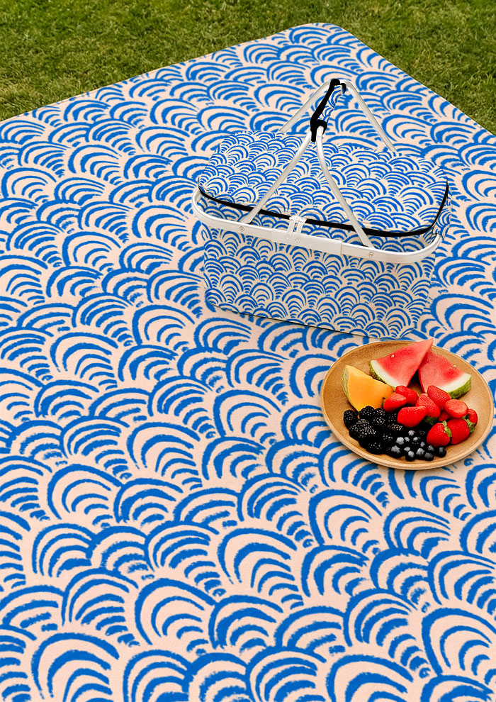 Picnic mat with Sand Dune Scallop flowing scallop surface pattern – bold textured pencil design inspired by rippling sand dunes, playful Australian kids’ outdoor textile.