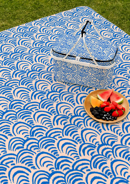 Picnic mat with Sand Dune Scallop flowing scallop surface pattern – bold textured pencil design inspired by rippling sand dunes, playful Australian kids’ outdoor textile.