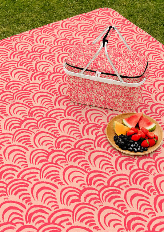 Picnic mat with Sand Dune Scallop flowing scallop surface pattern – bold textured pencil design inspired by rippling sand dunes, playful Australian kids’ outdoor textile.